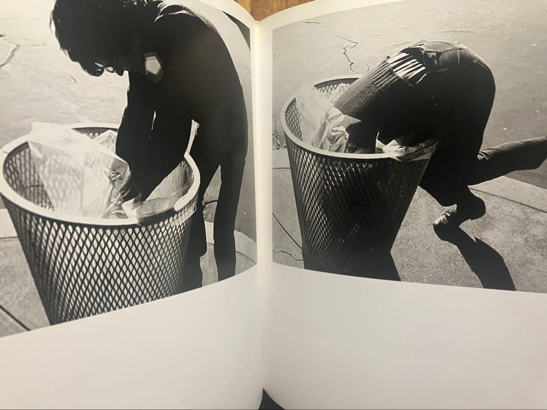希少】英語初版本 Guy Bourdin ギイブルダン 写真集 - メルカリ