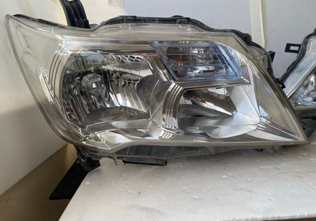 日産 セレナ C26系 純正ヘッドライト 左右セット - メルカリ