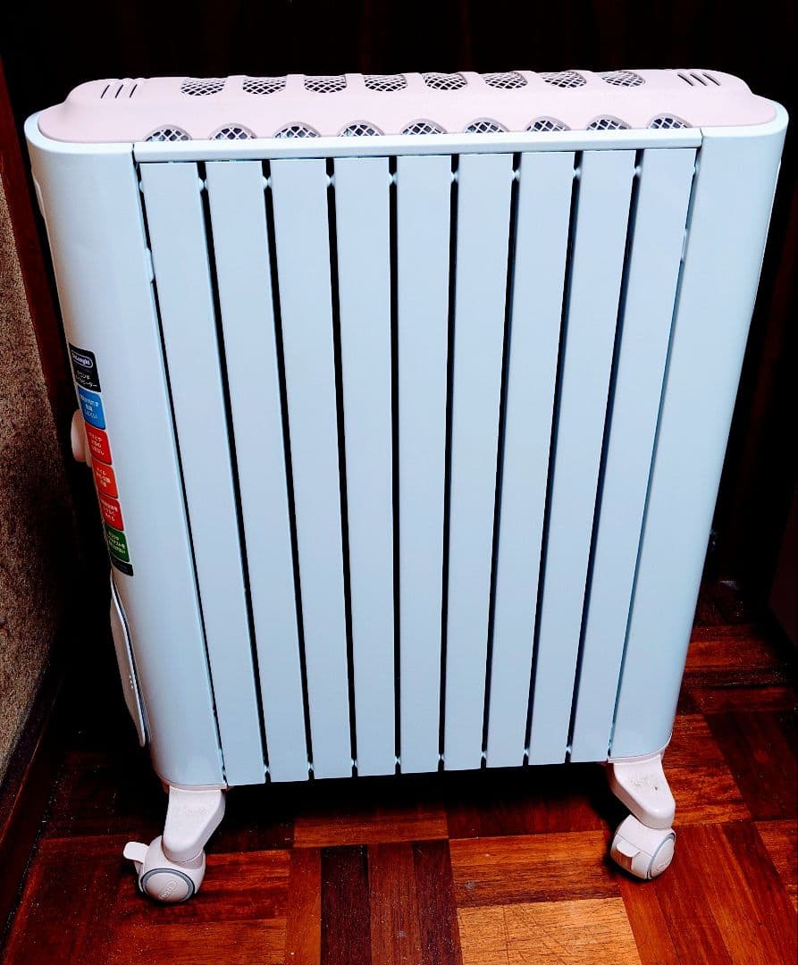 DeLongh　デロンギ　オイルヒーター　ピンク色 Amazon | De'Longhi (デロンギ) オイルヒーター アミカルド RHJ35M1015