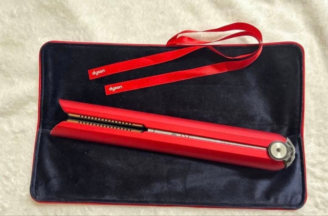 ケーブルレスで使えるDyson Corraleのレッドモデル、専用ケース付き