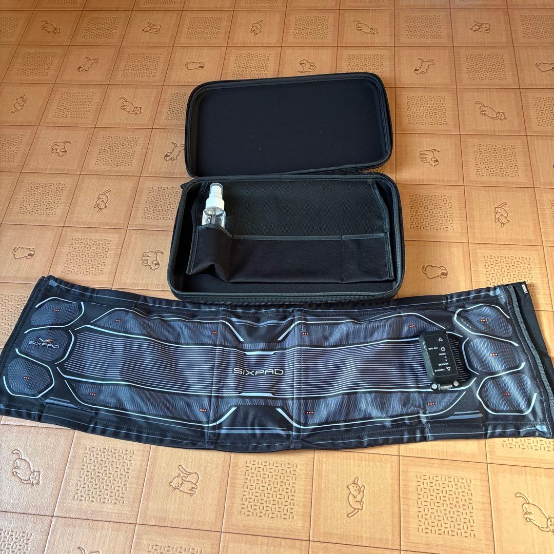 SIXPAD EMS腹筋ベルト 収納ケース付き - メルカリ