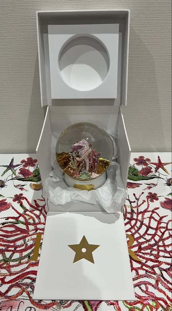 Dior スノードーム 海洋生物モチーフ - メルカリ