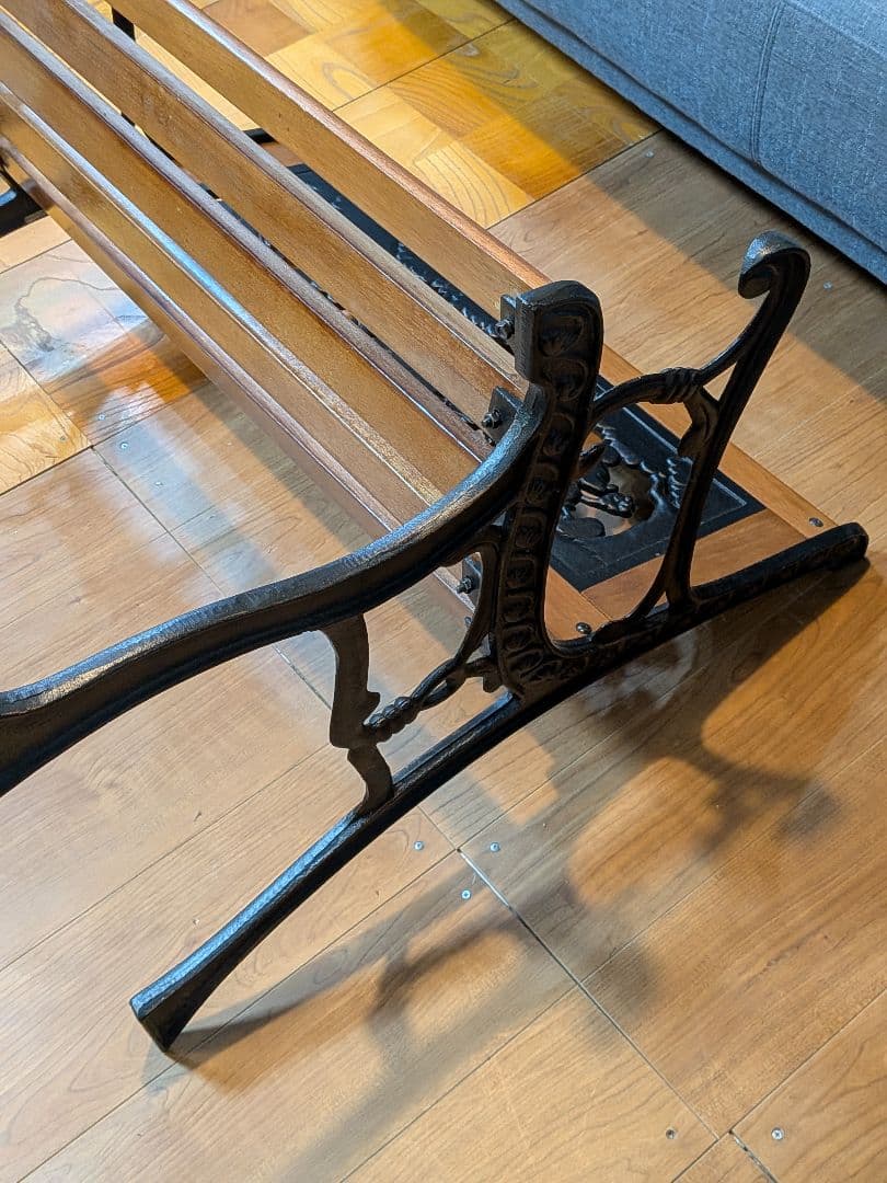 ディズニー ミッキー＆フレンズ 鋳物ガーデンベンチ - メルカリ