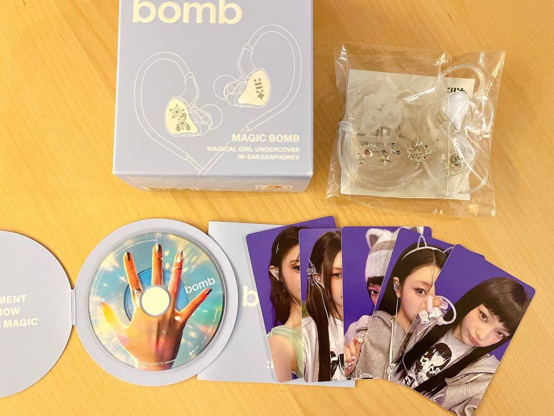 ILLIT アイリット [bomb] (Merch Ver.) - メルカリ