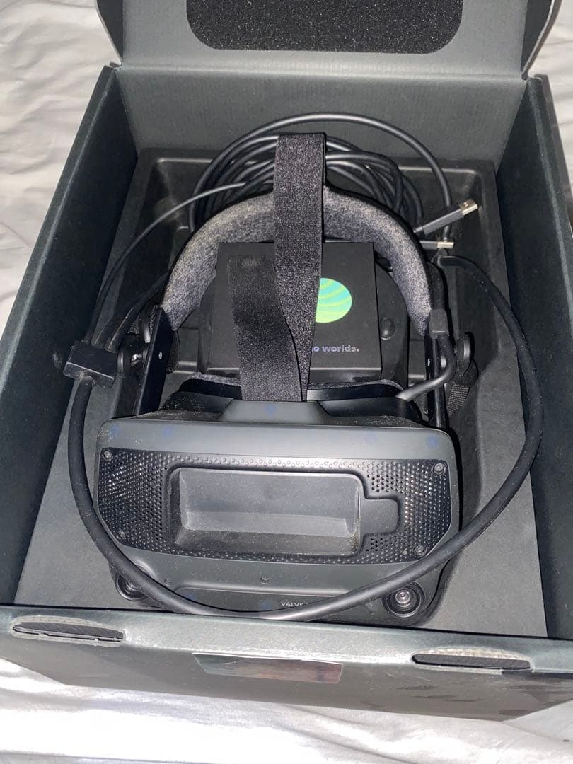 【ジャンク品】 Valve index ヘッドセット　コントローラー ジャンク】Valve index ヘッドセット＋コントローラー - メルカリ