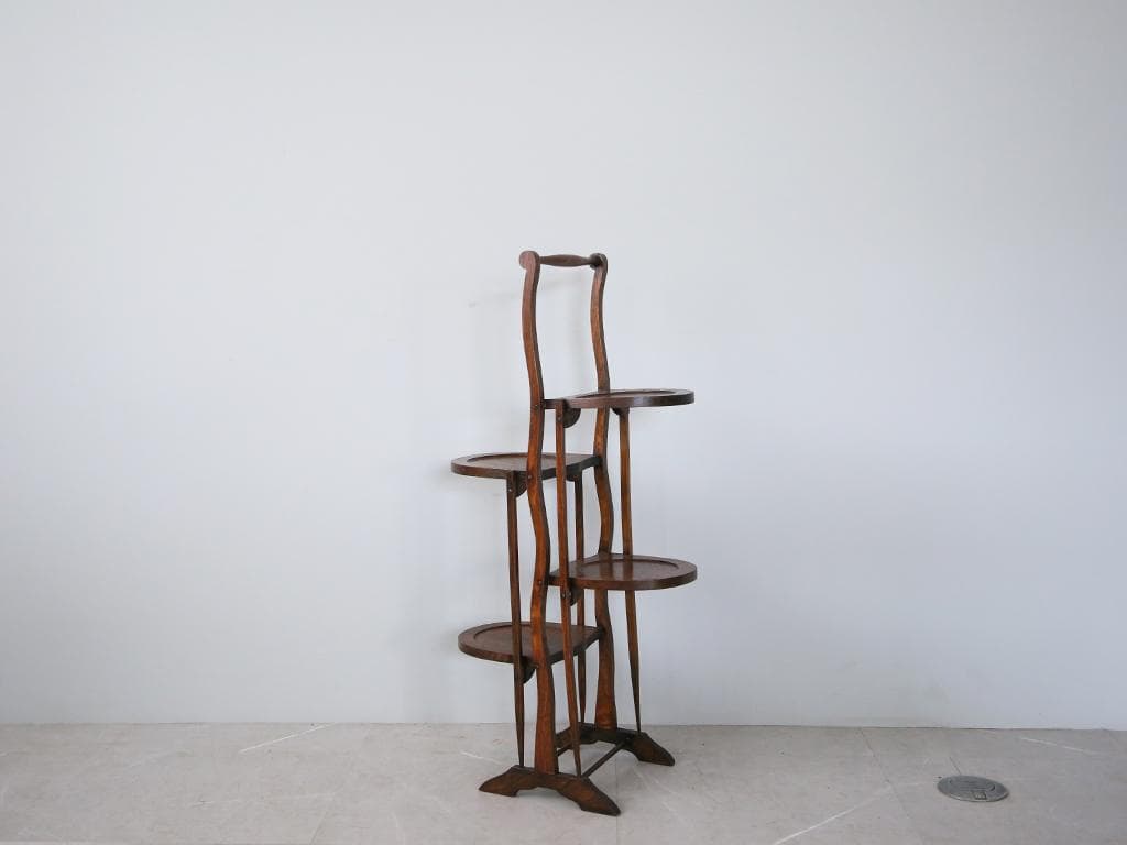 英国アンティーク3連ケーキスタンド/飾り棚/木製テーブル皿/花台(88-118) 英国アンティーク風の家具、本格アフタヌーンティーが気軽に楽しめる