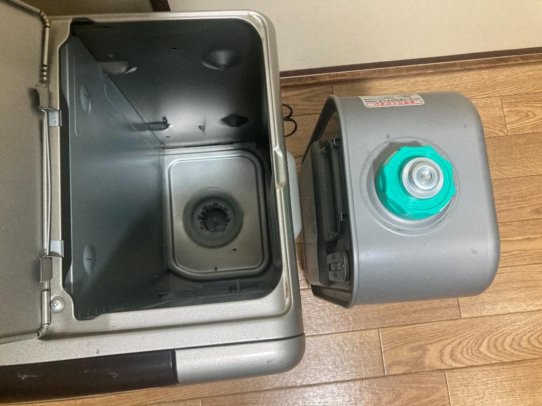 ★9.0L★ダイニチ 石油ファンヒータータンク付(緑キャップ)FW-5715LE