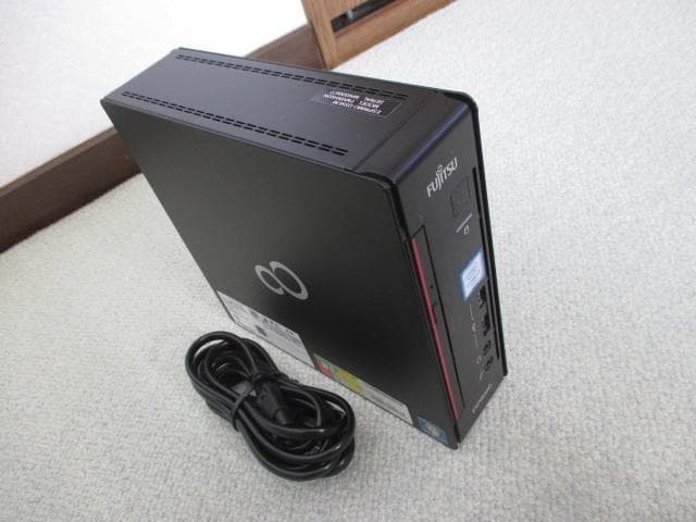 超小型美品☆富士通Q556/M i3 6100T 4GB 新品SSD240GB q556-color.jpg