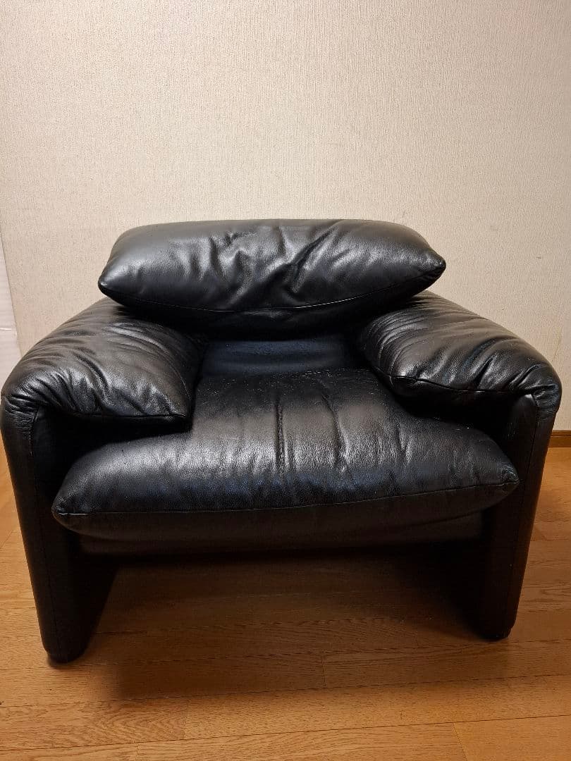 Cassinaカッシーナ マラルンガ 1人掛けソファ ヴィコ・マジストレッティ Cassina 60万「MARALUNGA／マラルンガ」一人掛けソファ VICO