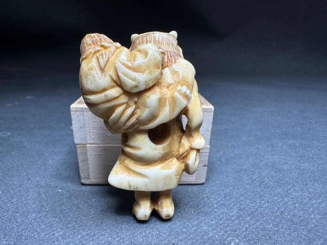 極上 根付 天然素材 アンティーク 和彫 置物 骨董 飾り物 古美術品 置物