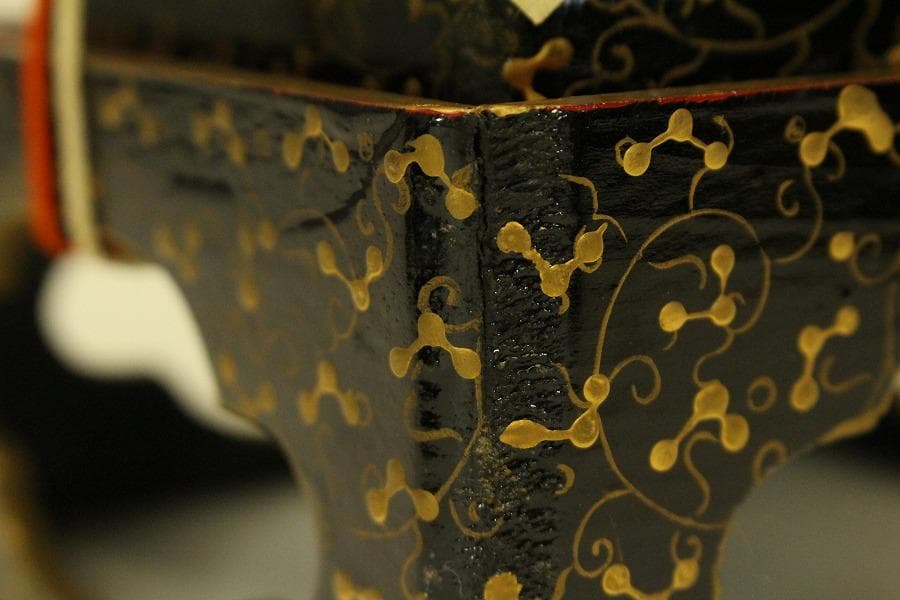 ミニチュア 雛道具 木製 蒔絵家具 重箱 針 鏡 揃い セット(ZE359