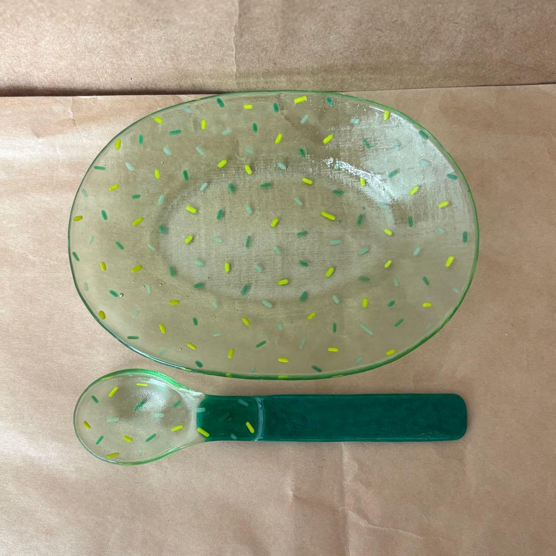 【最終値下げ】天気雨さん ガラスプレート＆スプーン セット 天気雨 - 作家さんの器と暮らしにまつわる道具のお店｜イロドリ