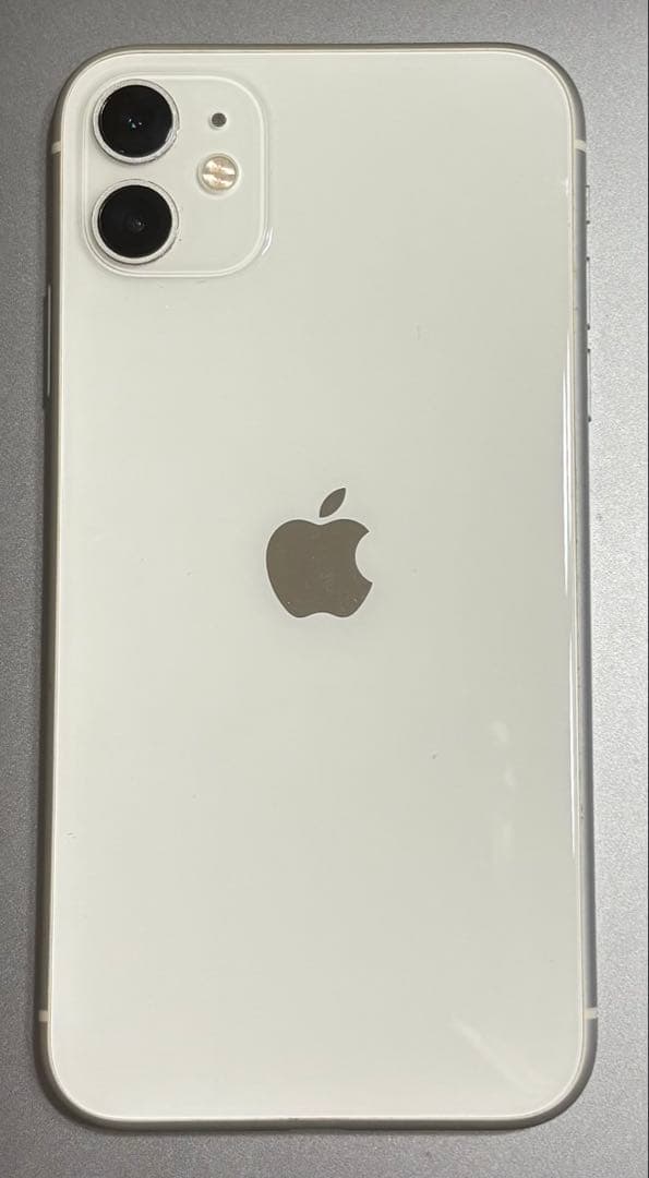 Apple iPhone 11 ホワイト 本体 ひび割れあり - メルカリ