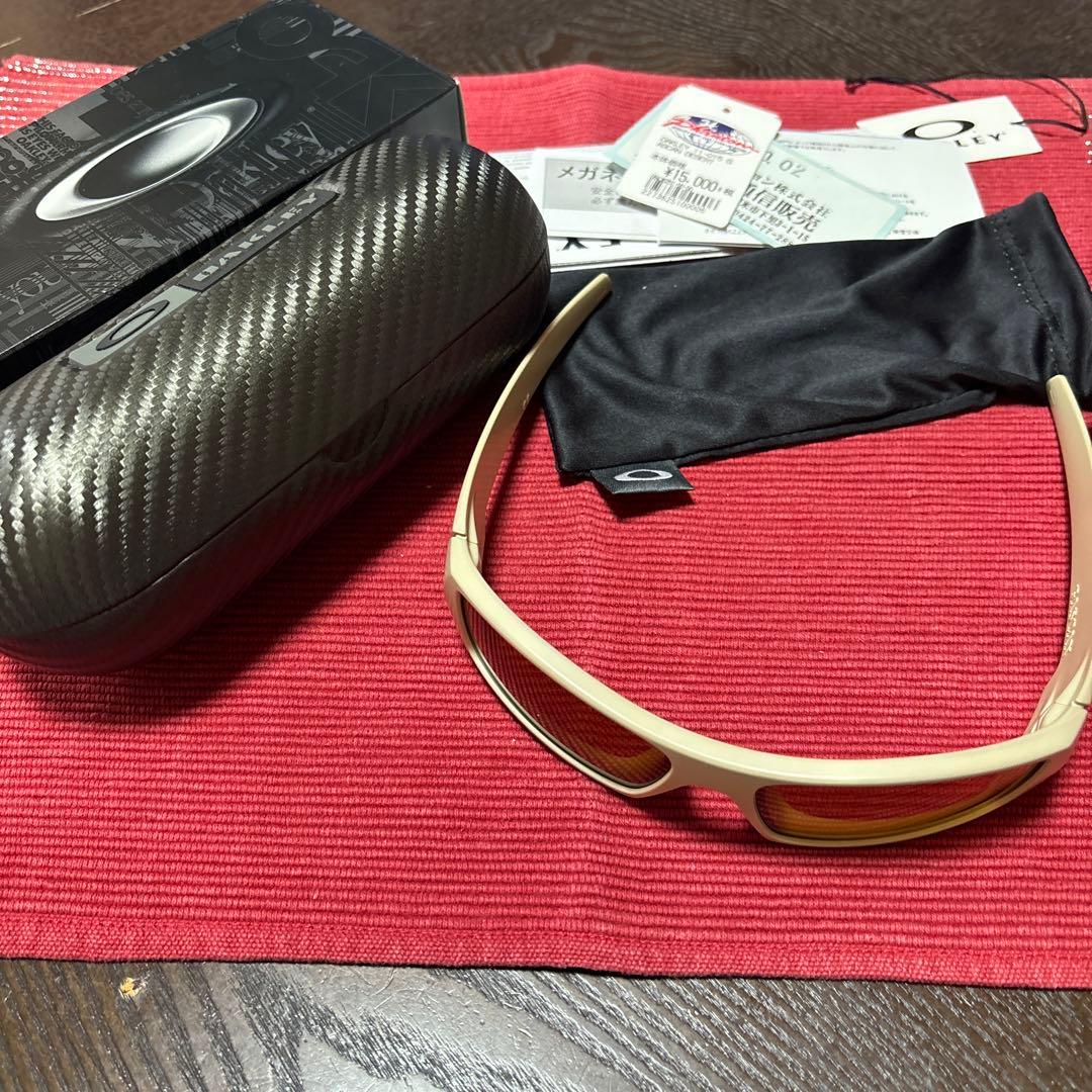Oakley スポーツサングラス アイボリー ガスカンデザート ケース付き