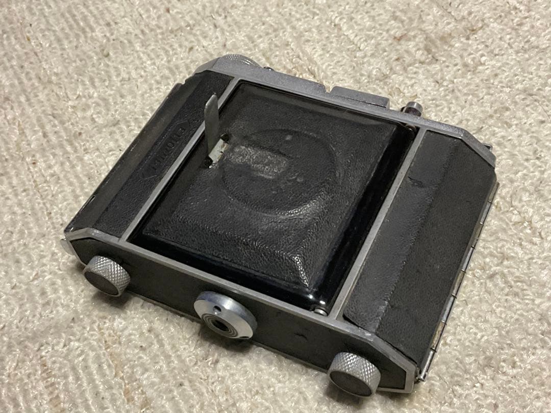 ミノルタ・蛇腹式カメラ、型式不明 年代不明？【蛇腹破れ無しだが