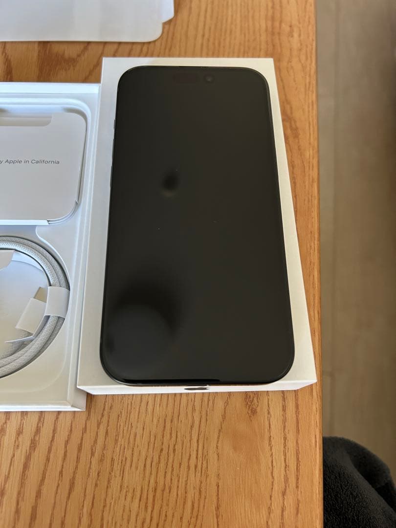 iPhone15 ブラック128GB本体USB-Cケーブル付きの通販はau PAY