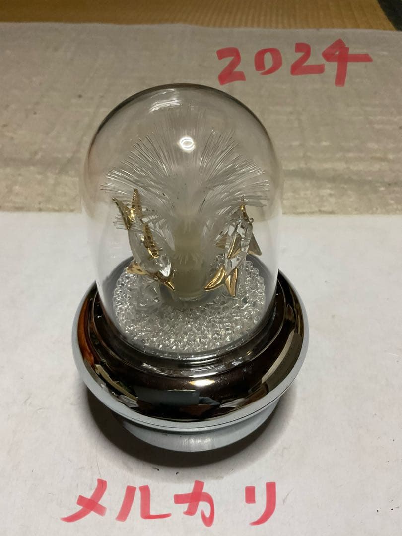 光を放つオルゴールディスプレイ。三協商事株式会社【曲／世界に一つだけの花】。