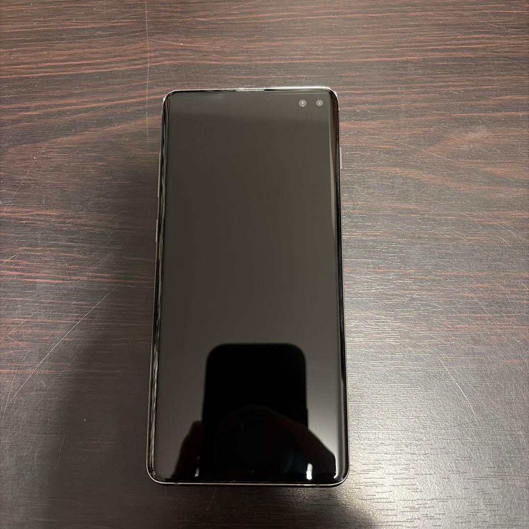 スマートフォン本体 au SCV42 Galaxy S10+ Plus auから「Galaxy S10＋ SCV42」、3つのメインカメラと2つのインカメラ