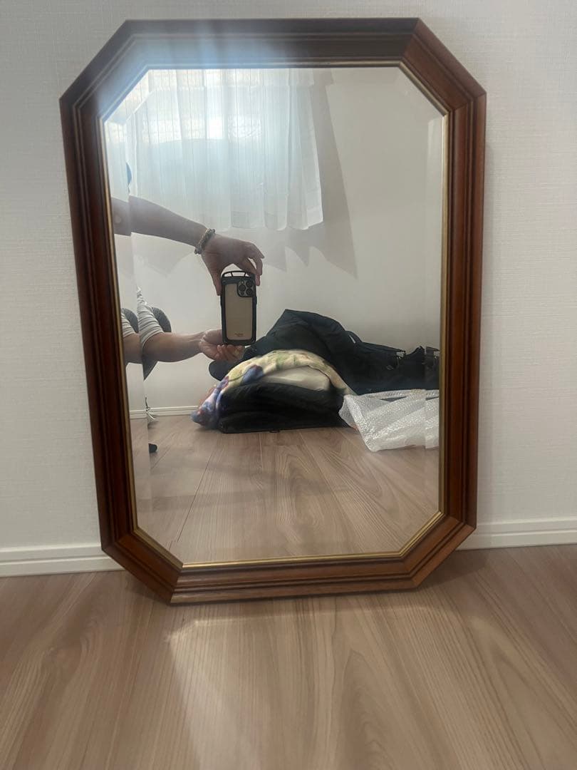 イタリア製の鏡 イタリア直輸入 アンティークブラウン仕上げ 84cm×64cm ウォールミラー