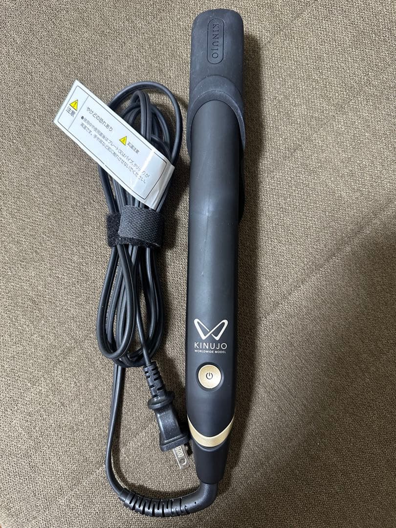 kinujo ストレートアイロン 絹女 ～KINUJO～｜うるツヤ髪へ。KINUJOストレートアイロンのフラッグ