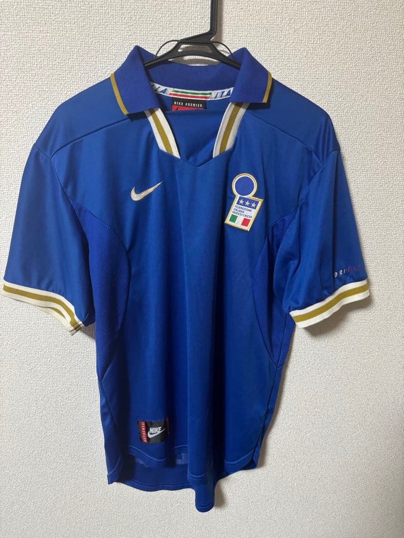 美品】イタリア代表 96-97 ユニフォーム NIKE製 背面ロゴ - メルカリ