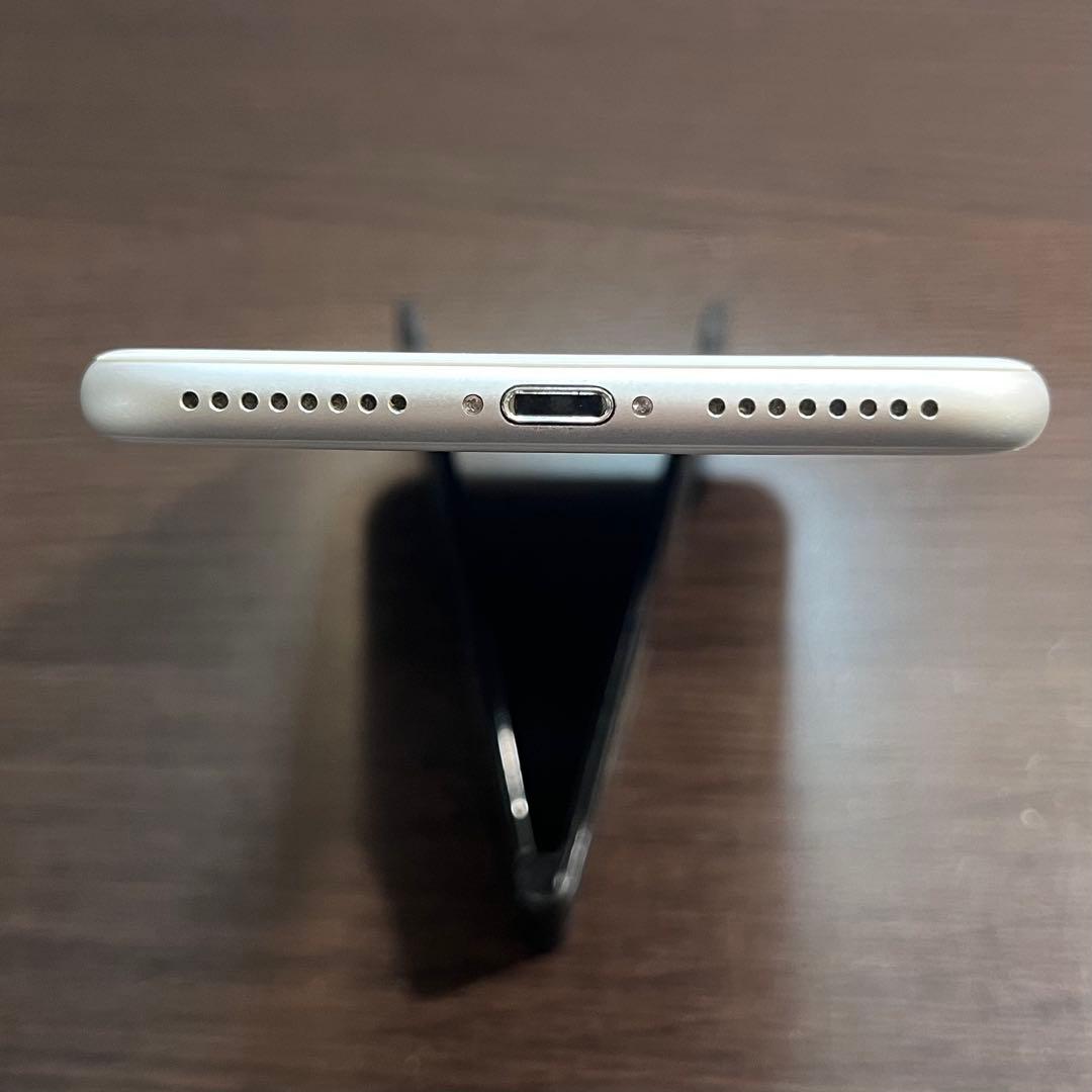iPhone 8 Plus 64GBシルバー本体 SIMロック解除済み - メルカリ