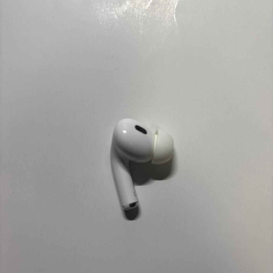 AirPods Pro2 ワイヤレスイヤホン ホワイト 左耳のみです。 Apple Apple AirPods Pro 2 左イヤホンのみ USED品 エアーポッズ プロ