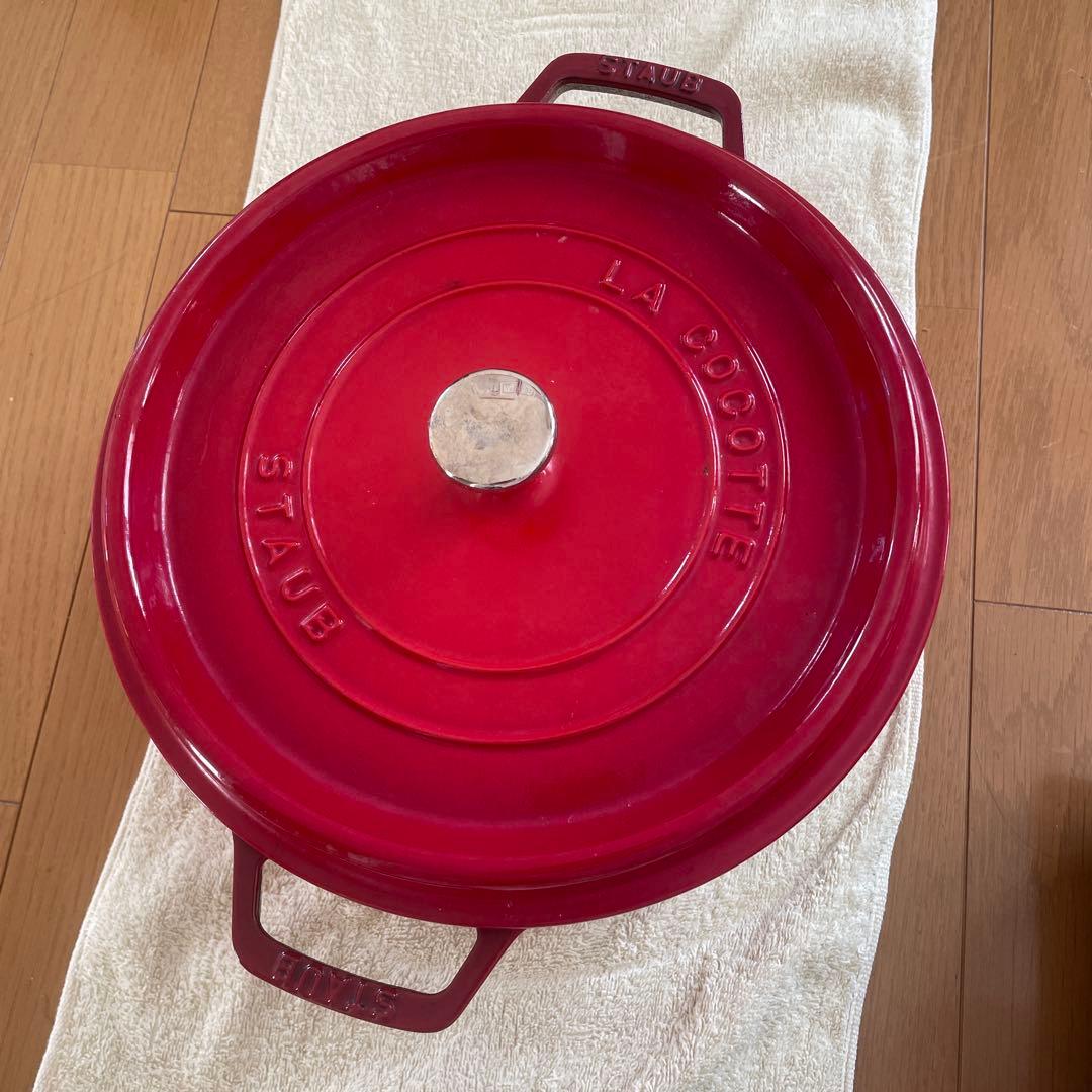 STAUB 鋳鉄鍋 26cm レッド 蓋付き Staub（ストウブ） 【並行輸入品】 鍋 26cm ココットラウンド