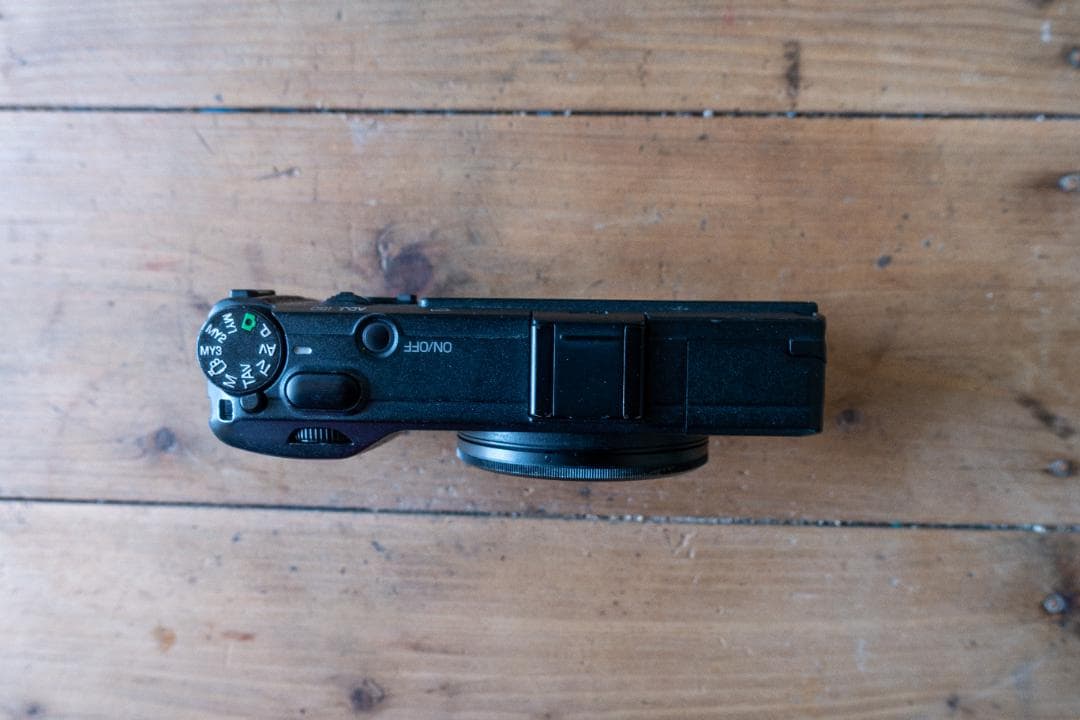 良品】 リコー GR APS-C 初代 (2013モデル) おまけ多数 修理済 - メルカリ