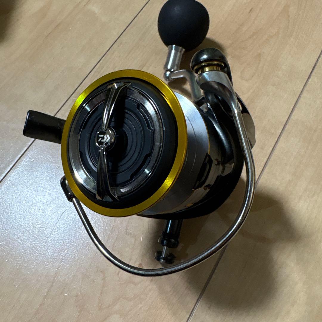 ダイワ 18ブラストLT5000D ドレスリールスタンド付 中古リール - メルカリ