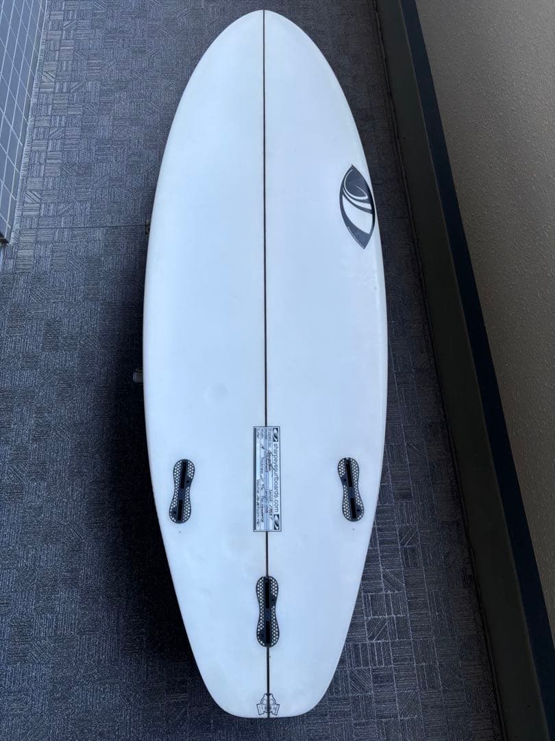 シャープアイサーフボード ストームズ　5'8 26.8L 藤沢手渡しで値引き！