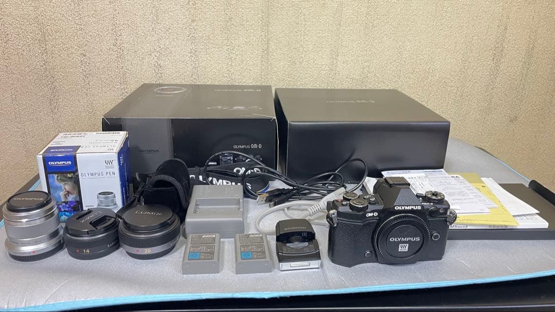 [美品] OLYMPUS OM-D EM-5 ii レンスセット OM-D E-M5 Mark II」に、大口径ズームをセットにした「12-40mm F2.8