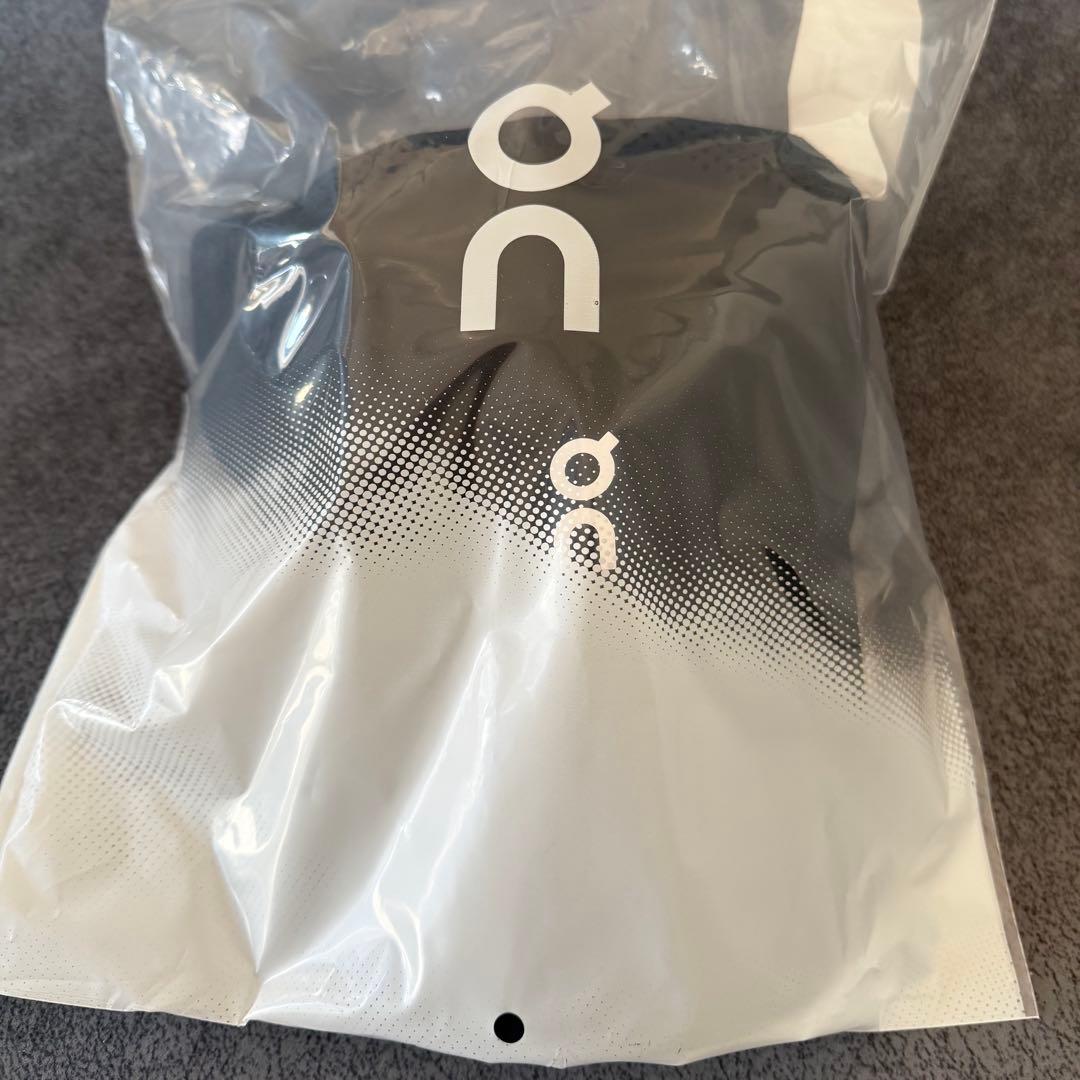 新品】on 黒 テニス コート キャップ イガシフィオンテク オン 全豪 AO