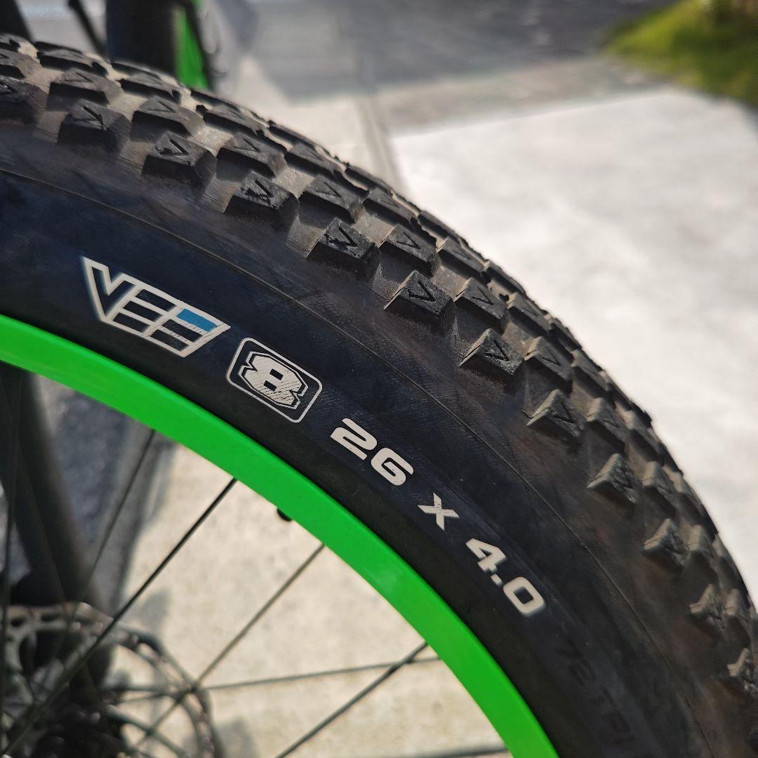 BRONX 4.0DD Matte Black/Lime 26インチ