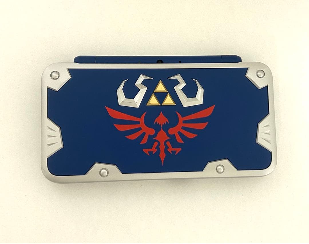 New ニンテンドー2DS LL ゼルダの伝説 ハイリアの盾 - メルカリ
