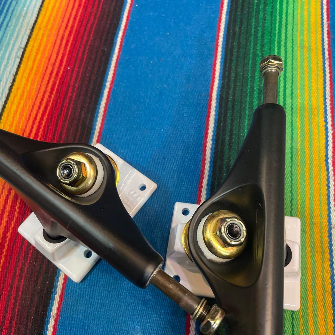 ベンチャー　venture スケートボード　トラック　5.2HI