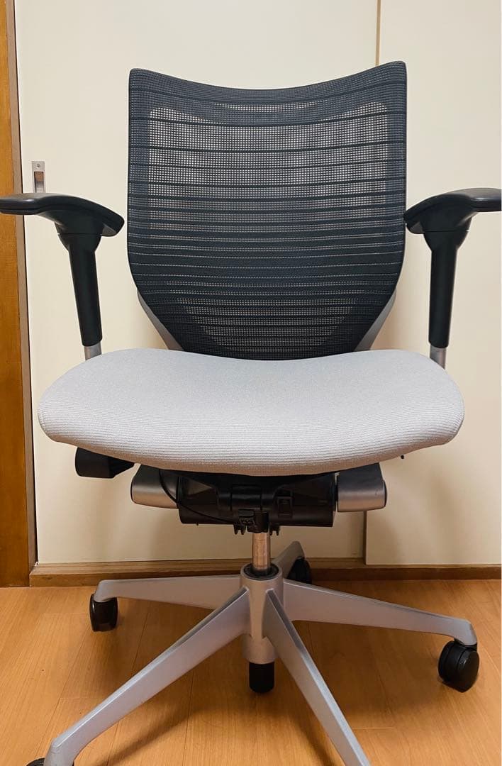 N*a様 オカムラ バロンチェア グラデーションメッシュ ローバック バロン（オカムラ） オカムラ バロン / グラデーションメッシュ 座面