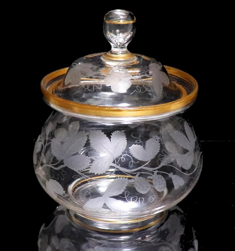 オールド・バカラ 金彩 蓋物 1900年頃 グラヴュール アンティーク 草花文 オールドバカラ「金彩 花文様 蓋物」《アンティックかとう》