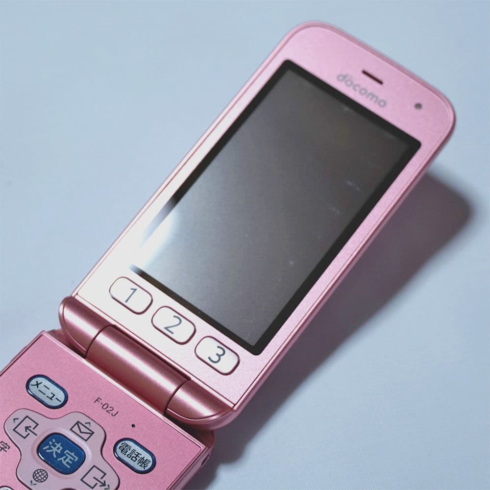 らくらくホン docomo F-02J ピンク - メルカリ