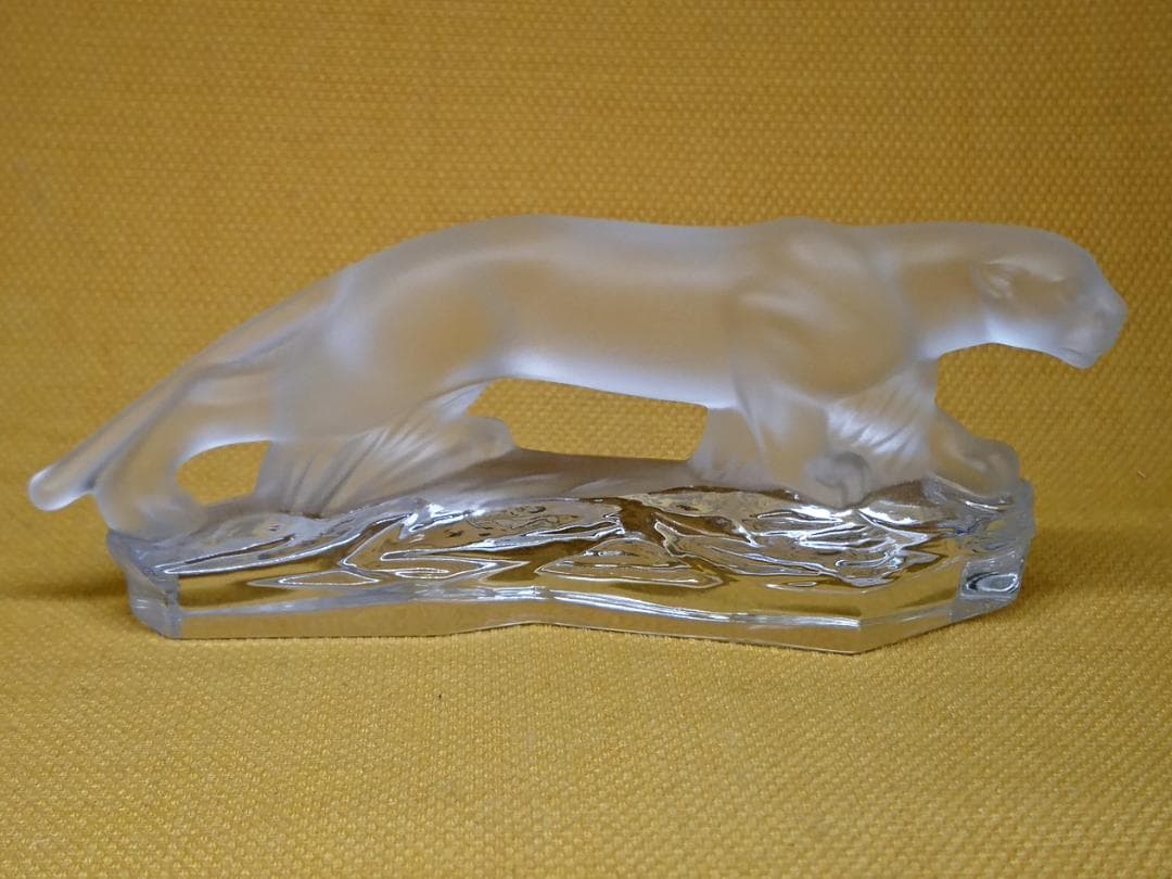 【美品】トラ　豹　ドイツ　クリスタルガラス　置物　工芸品　美術品　A1558 Amazon｜IWOWHERO クリスタルの装飾品 クリスタルヒョウの置物 ガラス