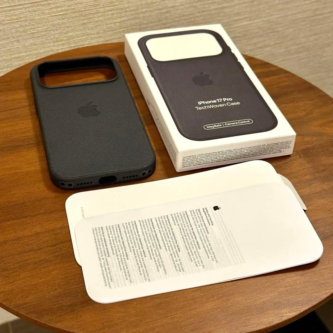 美品中古】iPhone 17 Proテックウーブンケース「ブラック」Apple