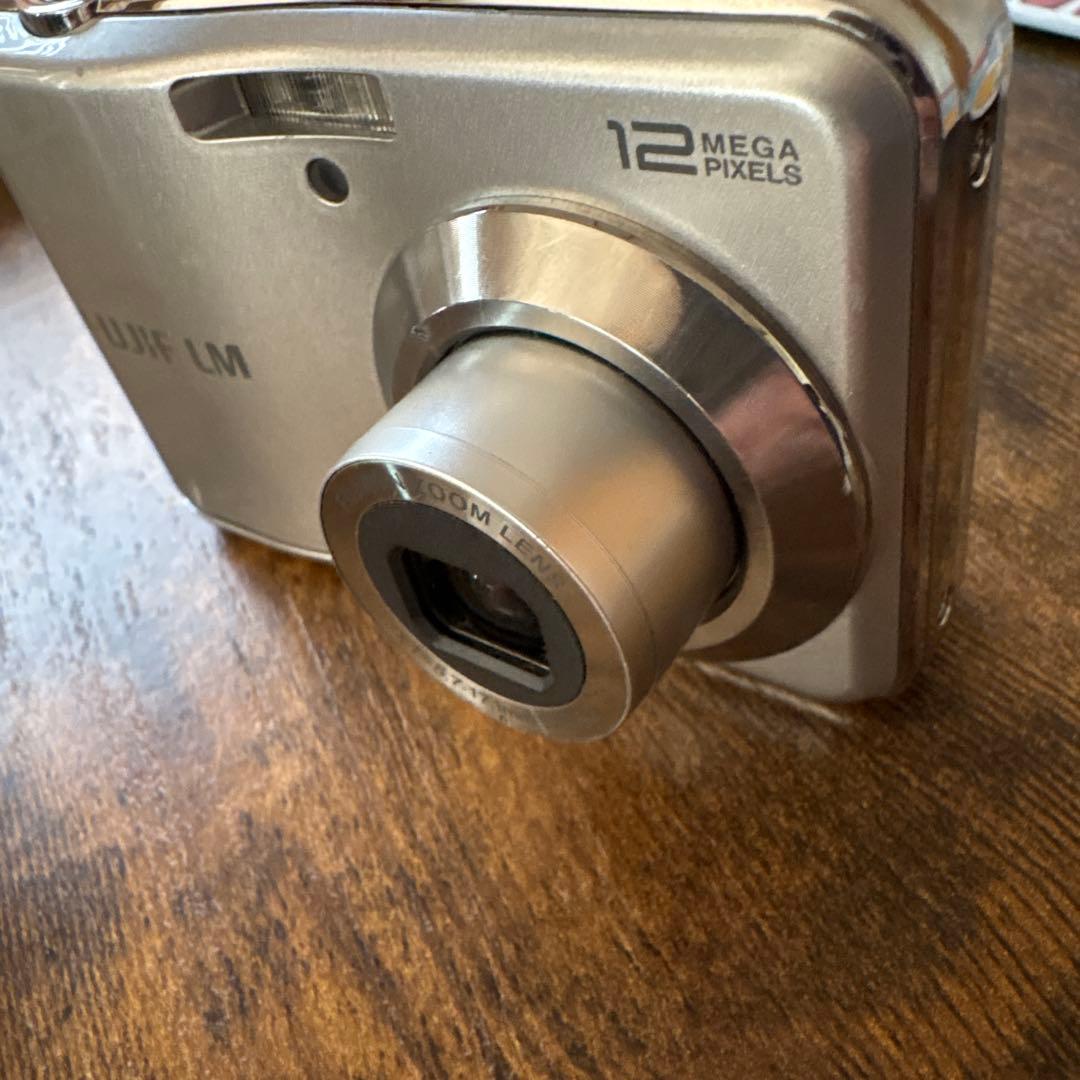 動作確認済み】FUJIFILM FinePix AV100 単三電池 - メルカリ