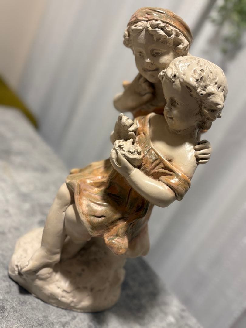 イタリア製 クラシカルな少女の像 陶器置物 存在感ある高さ34㎝