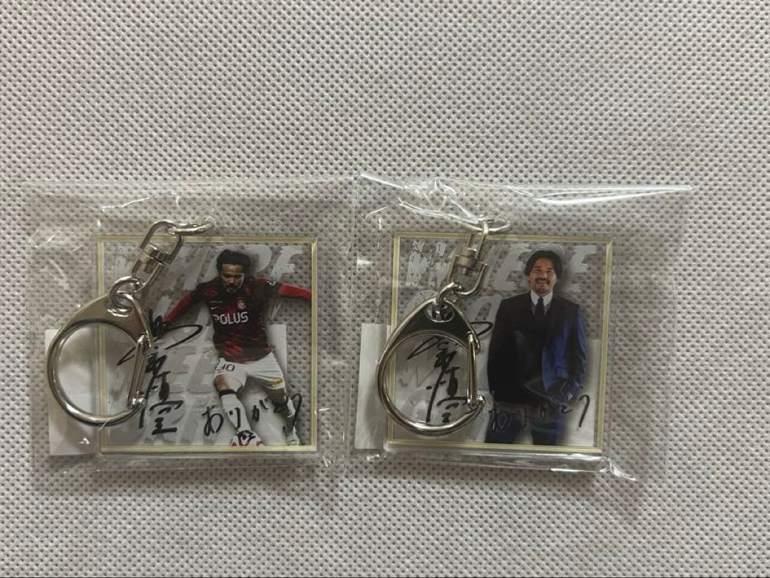 浦和レッズ 興梠慎三 引退試合ガチャ アクリル色紙キーホルダー 2点
