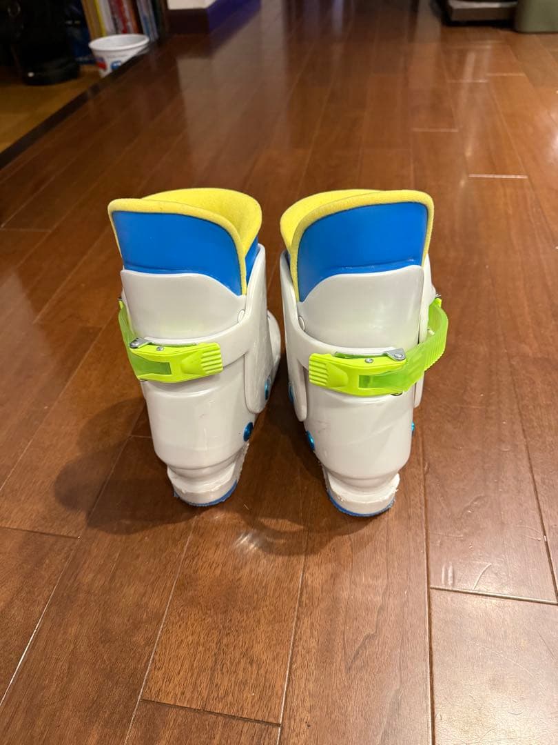 ATOMIC 110 cmスキー板+Hartブーツ23cm+ストック3点セット - メルカリ