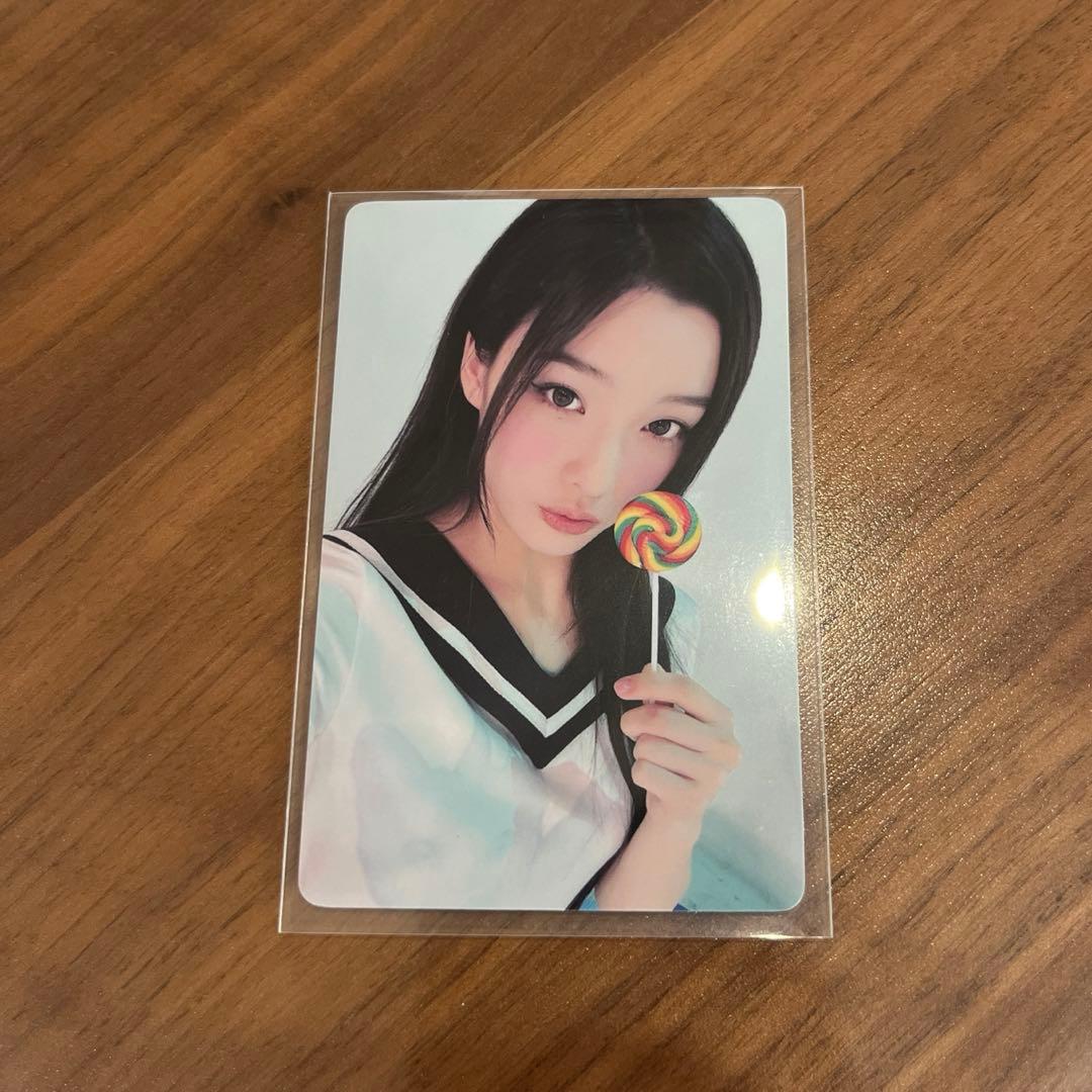 ILLIT イロハ bomb 中国一直娱 yizhiyu 5.0 ラキドロ - メルカリ