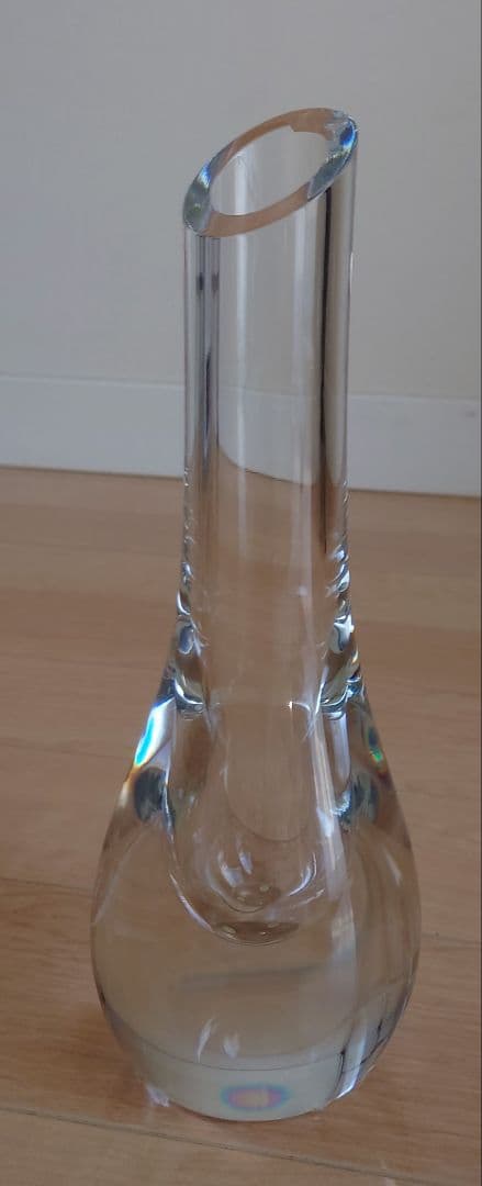 バカラ　花瓶　フラワーベース お家時間がたちまち華やぐ！ バカラのフラワーベースで 花との暮らしを