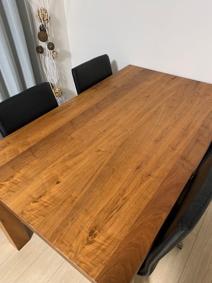 引き取り限定 IKEA木製ダイニングテーブルと黒い椅子4脚セット
