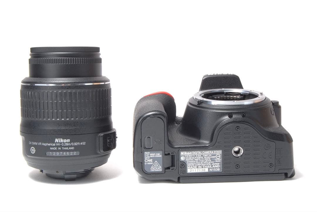 スマホ転送OK WiFi機能搭載 Nikon D5600 レンズキット 自撮り◎ - メルカリ