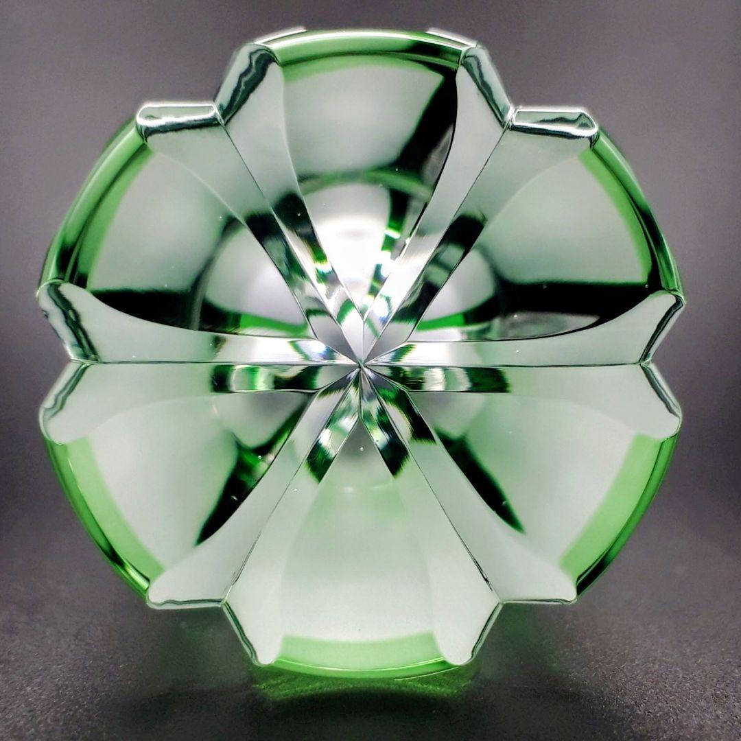 江戸切子の店 ✾ 華硝 ✾ 薄緑色被せ 一輪挿し 【 未使用・ 美品